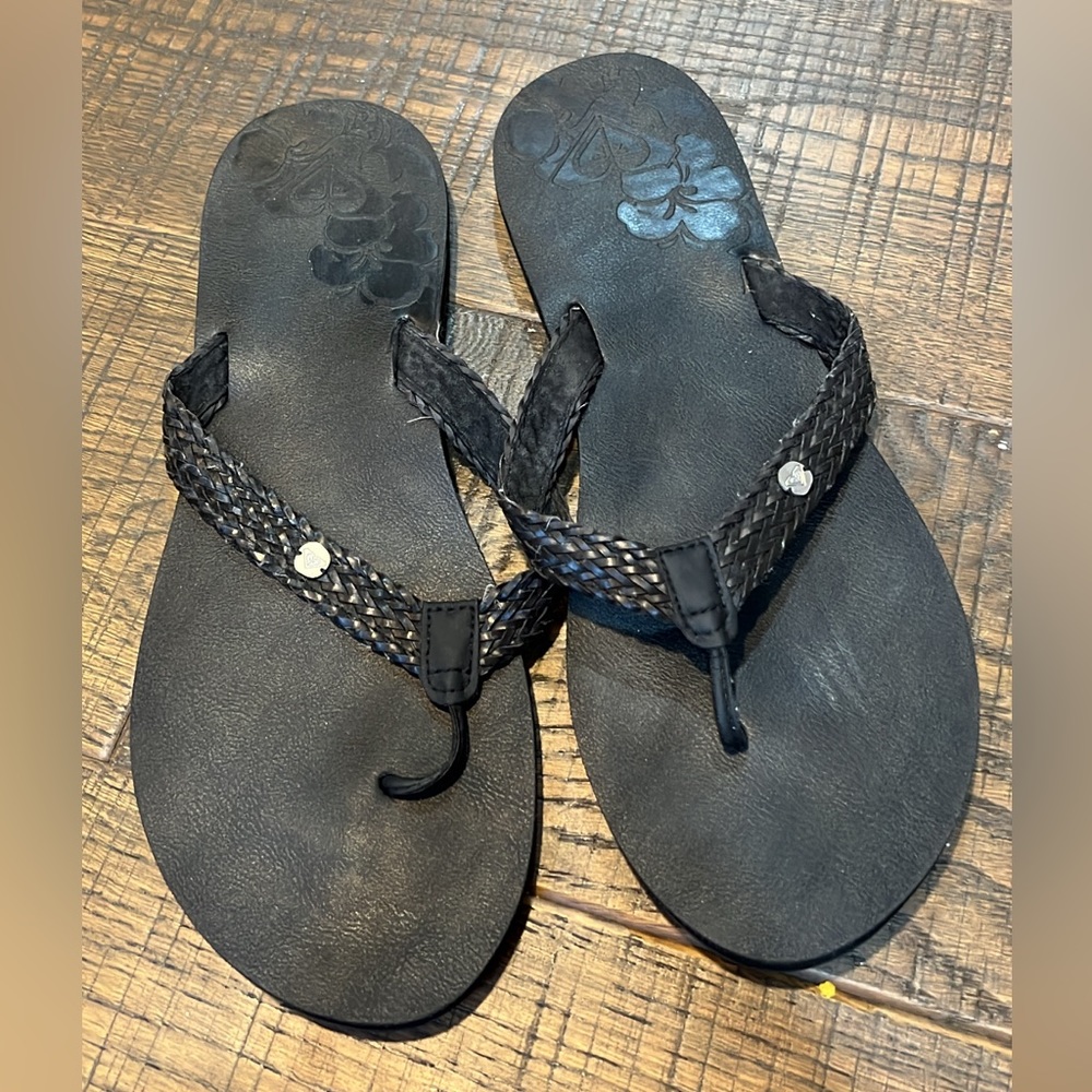 Roxy Black Hibiscus sandals womens size 11